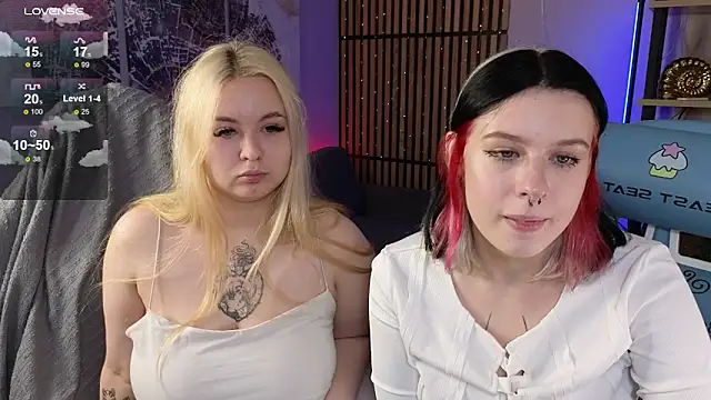 Snapshot of tender_kiitty chatting on October 25, 2:07 pm tender kiitty online show from October 25, 2:07 pm