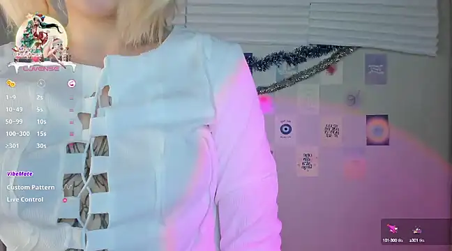 Snapshot of tender_kiitty chatting on December 28, 1:49 pm tender kiitty online show from December 28, 1:49 pm