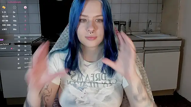 Snapshot of tender_kiitty chatting on September 14, 2:50 pm tender kiitty online show from September 14, 2:50 pm