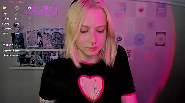 Snapshot of tender_kiitty chatting on January 12, 11:50 am tender kiitty online show from January 12, 11:50 am