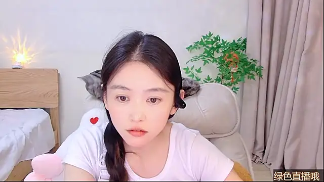 Snapshot of CN-Babycat chatting on February 4, 4:02 pm CN-Babycat online show from February 4, 4:02 pm