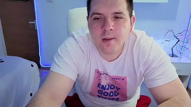 Snapshot of JasonJacks chatting on June 5, 6:07 am JasonJacks online show from June 5, 6:07 am