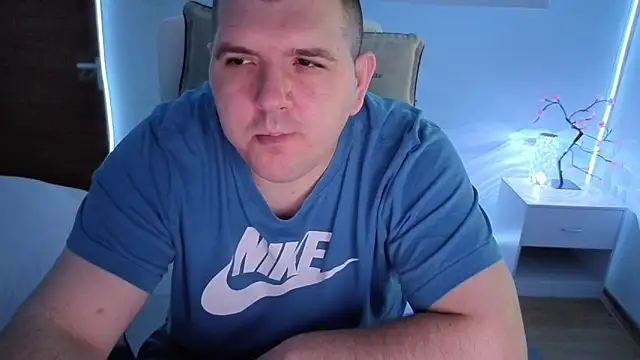 Snapshot of JasonJacks chatting on June 15, 4:45 am JasonJacks online show from June 15, 4:45 am