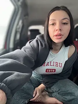 JulliaVegas online show from March 3, 2:07 am