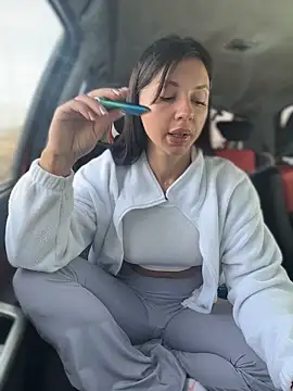 JulliaVegas online show from April 25, 2:14 am