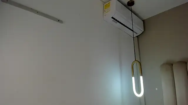 Snapshot of CharlotteDupontt chatting on February 22, 1:02 pm CharlotteDupontt online show from February 22, 1:02 pm