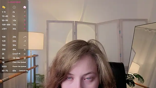 Snapshot of DarkErica chatting on February 13, 1:33 pm DarkErica online show from February 13, 1:33 pm