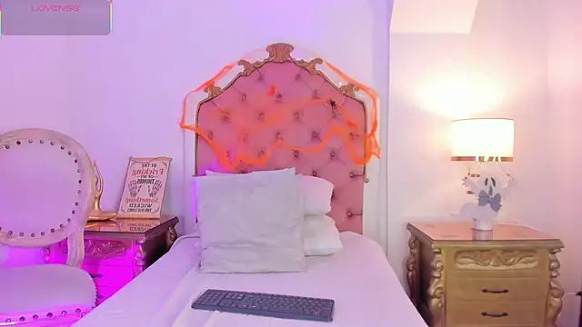 rebeca watsson online show from October 30, 12:14 pm