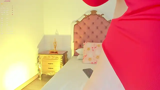 rebeca watsson online show from December 4, 12:48 pm