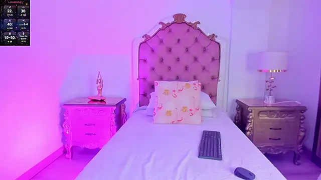 rebeca watsson online show from December 3, 12:26 pm