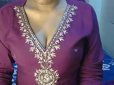 hot  surbhi online show from February 12, 3:12 pm