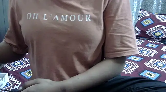 hot  surbhi online show from February 25, 2:48 pm