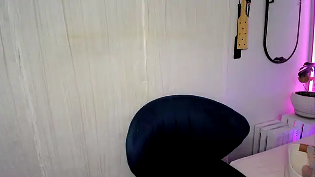 AaliyahLaylah online show from March 23, 5:10 am