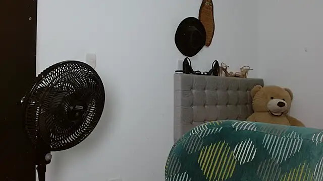 Sexy Lia  online show from April 17, 11:29 pm