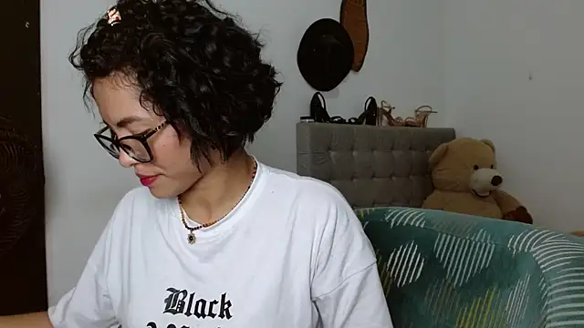 Sexy Lia  online show from April 28, 2:27 am