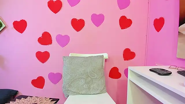 miss--flora online show from February 23, 6:17 am