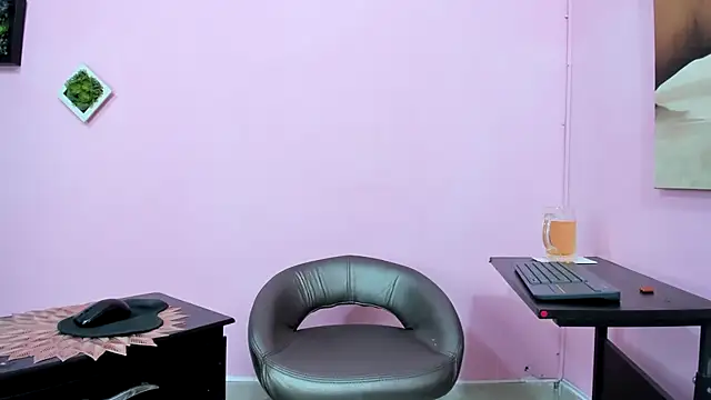 miss--flora online show from September 9, 10:25 am