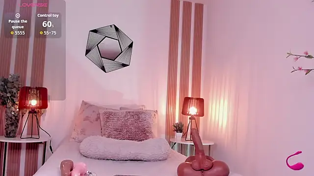 Snapshot of bella_arias chatting on November 17, 8:13 pm bella arias online show from November 17, 8:13 pm