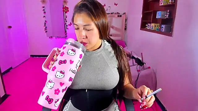 perlabeautiful online show from March 2, 9:55 pm