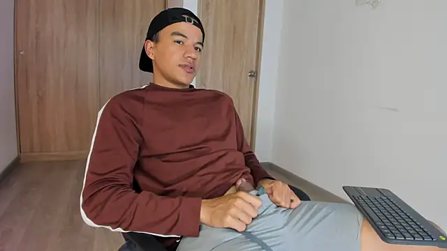 lucas wellx online show from May 28, 2:19 am