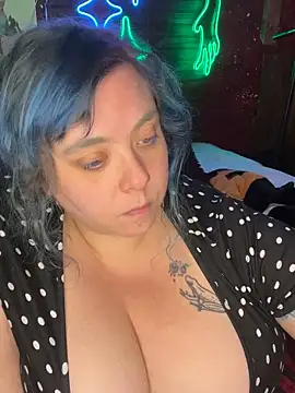 SleazeLouize online show from December 16, 2:25 am