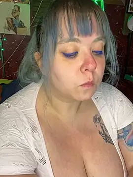 SleazeLouize online show from February 5, 1:37 am