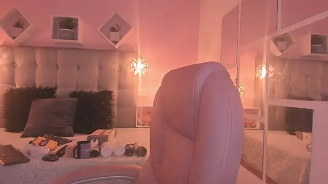 melanie hh online show from October 14, 4:02 am