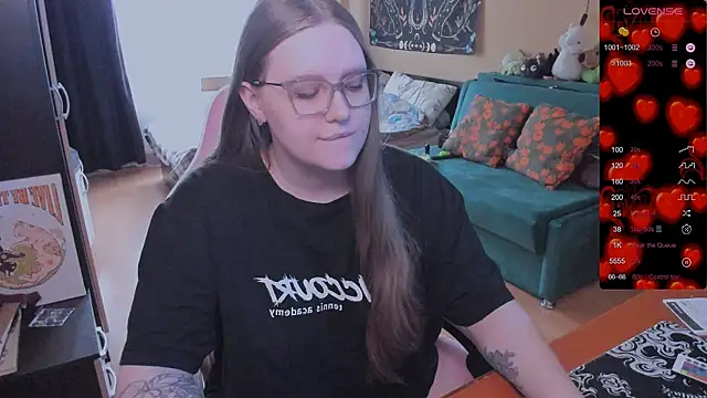 Alice Dreamgirl  online show from April 7, 10:06 am