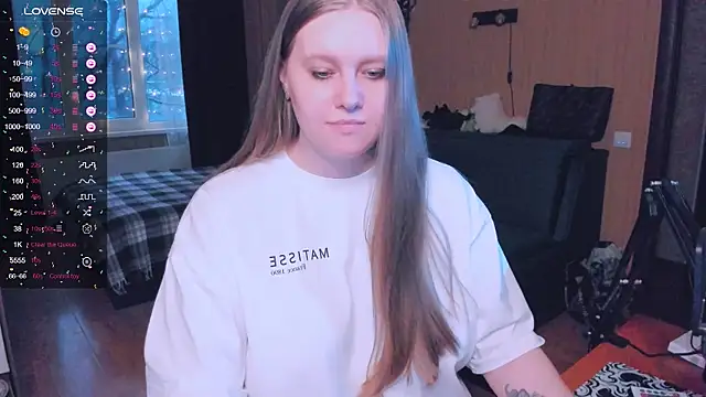 Snapshot of Alice_Dreamgirl_ chatting on November 28, 1:00 pm Alice Dreamgirl online show from November 28, 1:00 pm