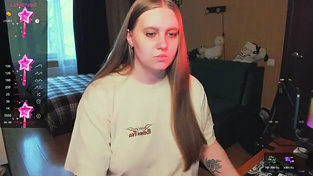 Snapshot of Alice_Dreamgirl_ chatting on November 17, 11:58 am Alice Dreamgirl online show from November 17, 11:58 am