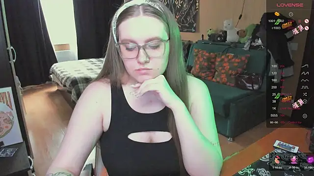Alice Dreamgirl  online show from April 23, 12:29 pm