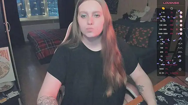 Snapshot of Alice_Dreamgirl_ chatting on December 16, 1:04 pm Alice Dreamgirl online show from December 16, 1:04 pm