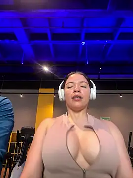 johanafox  online show from January 15, 7:17 pm