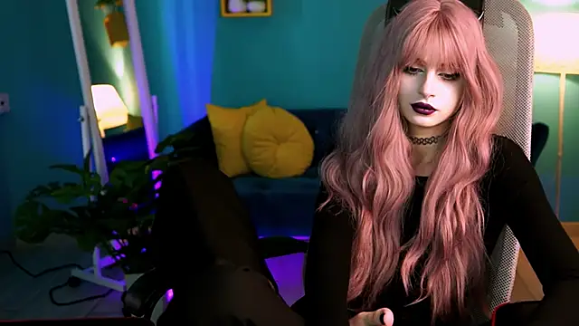 JadeCastle  online show from March 19, 5:19 am