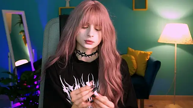 JadeCastle  online show from March 18, 5:02 am