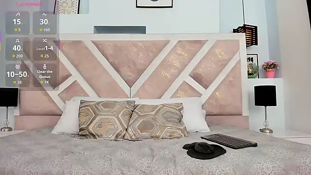 hotmature1 online show from April 19, 11:00 am