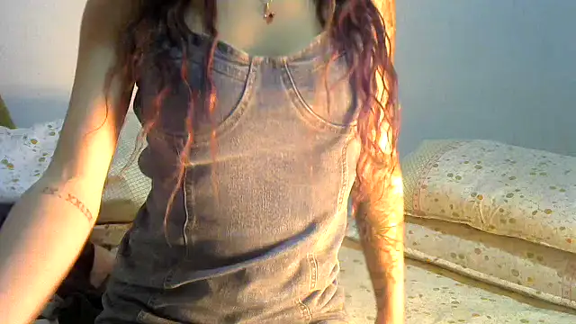 Snapshot of angel_aarna chatting on February 7, 11:51 am angel aarna online show from February 7, 11:51 am