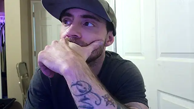 Huntzg23 online show from April 3, 11:11 pm