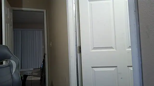 Huntzg23 online show from April 5, 4:41 am