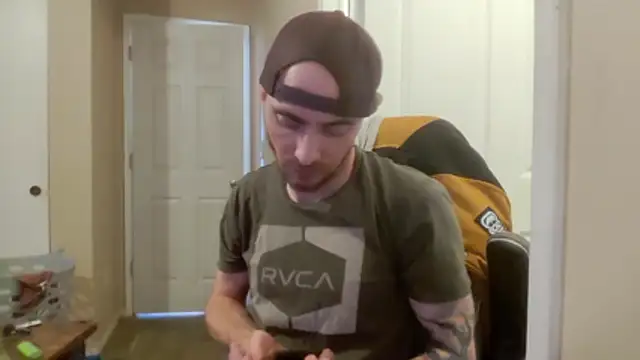 Huntzg23 online show from April 10, 4:58 pm