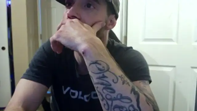 Huntzg23 online show from April 16, 1:39 am