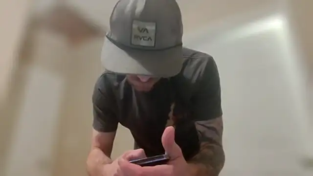 Huntzg23 online show from January 14, 6:44 pm