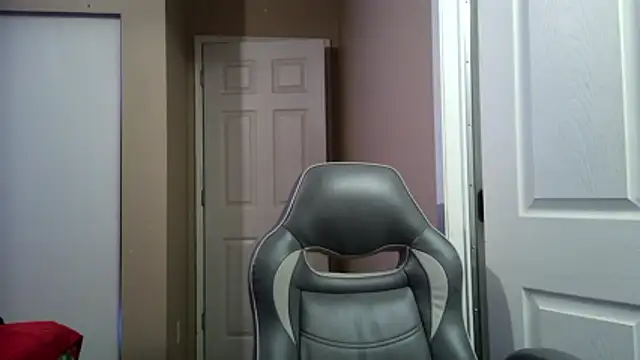 Huntzg23 online show from March 16, 5:04 am