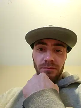 Huntzg23 online show from February 18, 8:49 pm