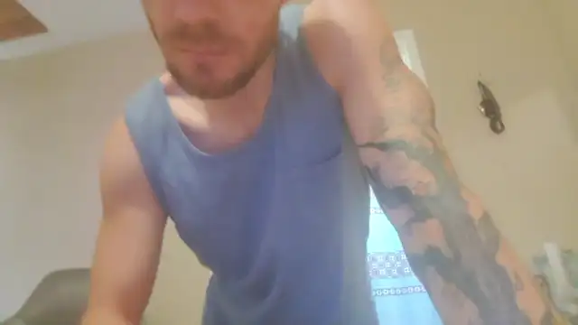 Snapshot of Huntzg23 chatting on June 12, 4:49 pm Huntzg23 online show from June 12, 4:49 pm