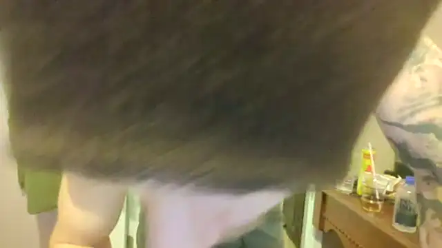 Huntzg23 online show from December 4, 1:54 pm