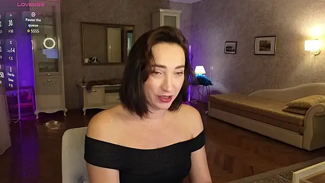 AnneHaddaway online show from October 25, 9:04 pm