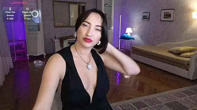 AnneHaddaway online show from November 30, 6:52 pm