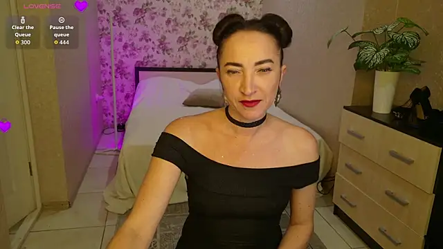 AnneHaddaway online show from July 21, 9:49 pm