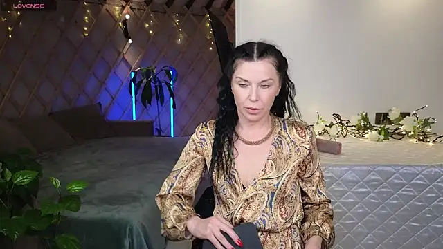 LinaJoy online show from June 16, 8:31 pm